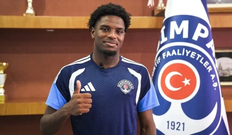 Elson Mendes: Beni en çok Salah zorladı