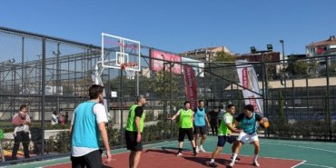 Fatihte-‘Tarihin-Ortasinda-Potanin-Altinda-basketbol-heyecani-featured