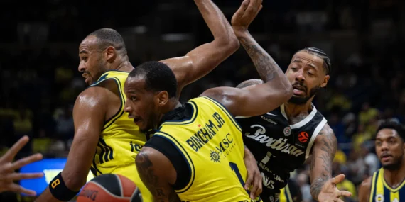 Fenerbahce-Tarfin-EuroLeague039in-6.-haftasinda-Partizan039i-74-65-maglup-ederek-6.-macinda-5.-galibiyetini-elde-etti-featured