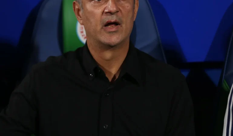 Fenerbahçe Teknik Direktörü İsmail Kartal'dan Rizespor'a karşı 3-0'lık zafer sonrası Aston Villa maçı için mesaj
