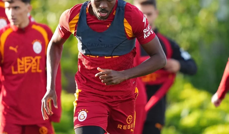 Galatasaray'da Victor Osimhen gelişmesi: Kasımpaşa maçı öncesi antrenmanın bir bölümünde takımla çalışma
