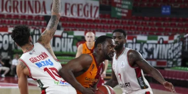 Karsiyaka-Galatasarayi-uzatmada-78-71-yenerek-ilk-galibiyetini-aldi-featured