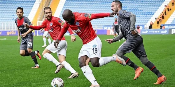 Kasimpasa-hazirlik-macinda-hata-yapmadi-Karagumruk039u-devirdi-featured