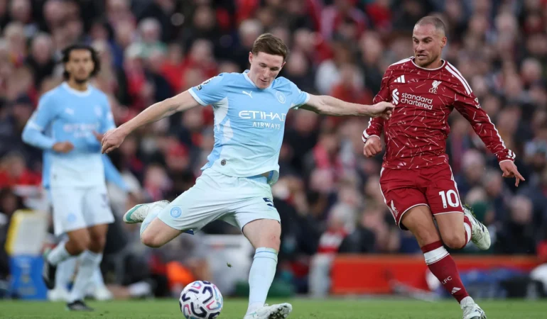 Manchester City deplasmanda Liverpool'u üçledi! "Hırsız" seslerine sahada yanıt