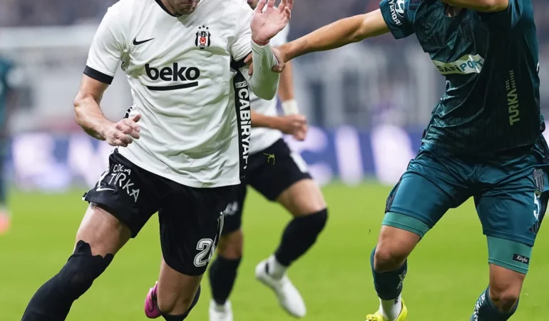 Mustafa Çulcu'dan Beşiktaş-Kocaelispor maçındaki Vlahovic ve Emir Ortakaya pozisyonuna penaltı yorumu