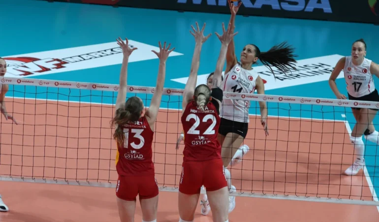 Sultanlar Ligi'nde Galatasaray Daikin istediği gibi başlayamadı: Türk Hava Yolları'na kayıp