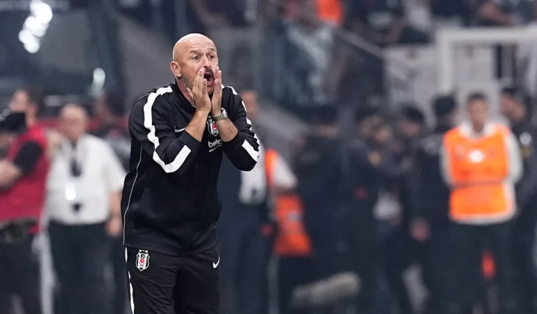 Vincenzo Italiano'dan Beşiktaş-Kocaelispor maçı sonrası hakem tepkisi: "Cerny perşembe günü oynayamayabilir"
